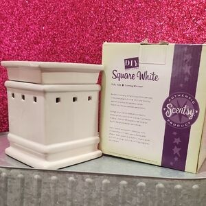 Scentsy Cream Square Scent Warmer